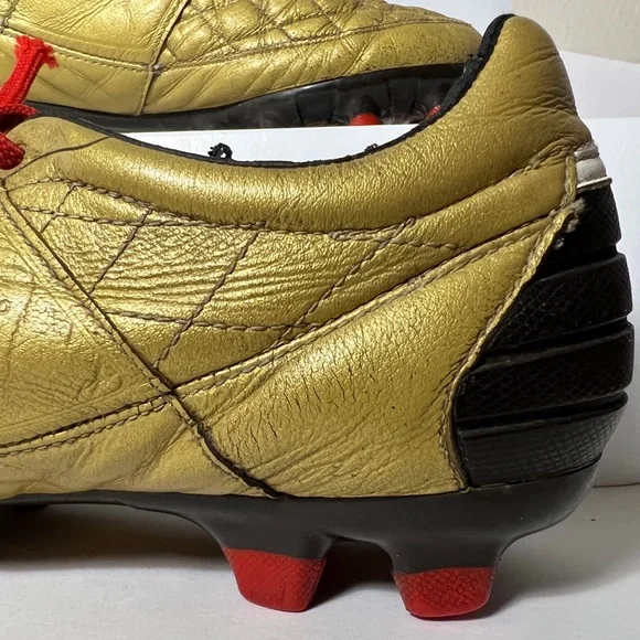 2009 Nike Ronaldinho Dois FG 324761 712 Gold Black Soccer Cleats Men’s Sz 7.5